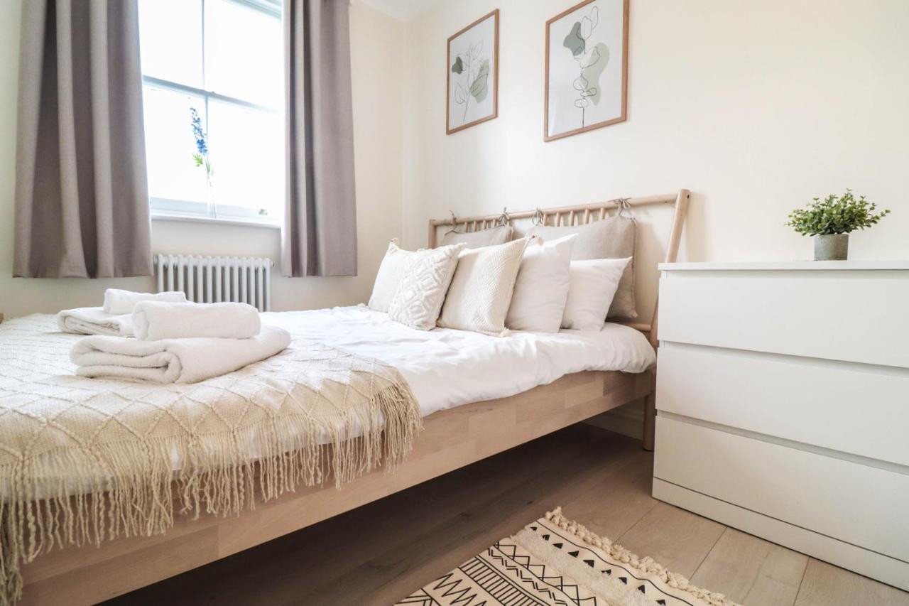 Right By Oval Station 2-bed Flat ! Free Wifi! Apartment