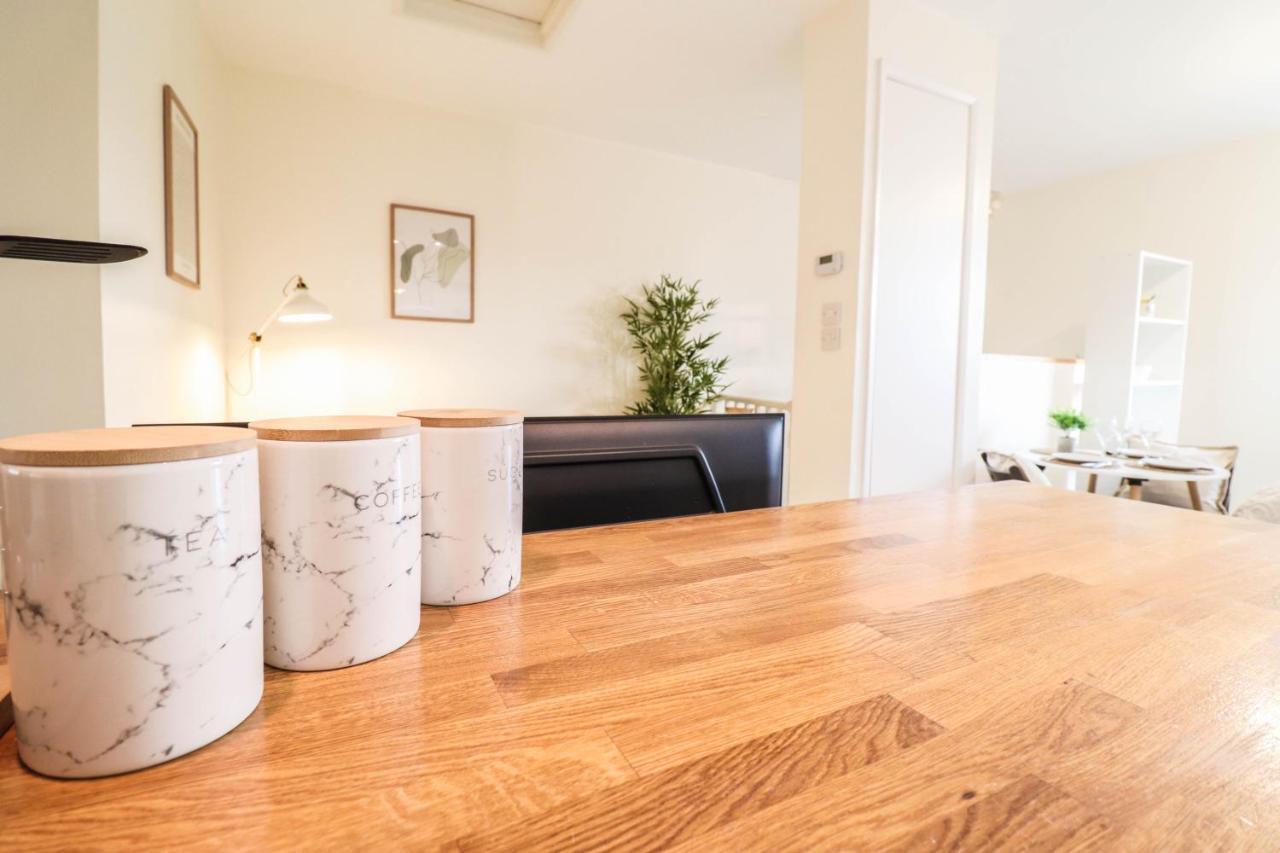 Apartment Right By Oval Station 2-bed Flat ! Free Wifi! London