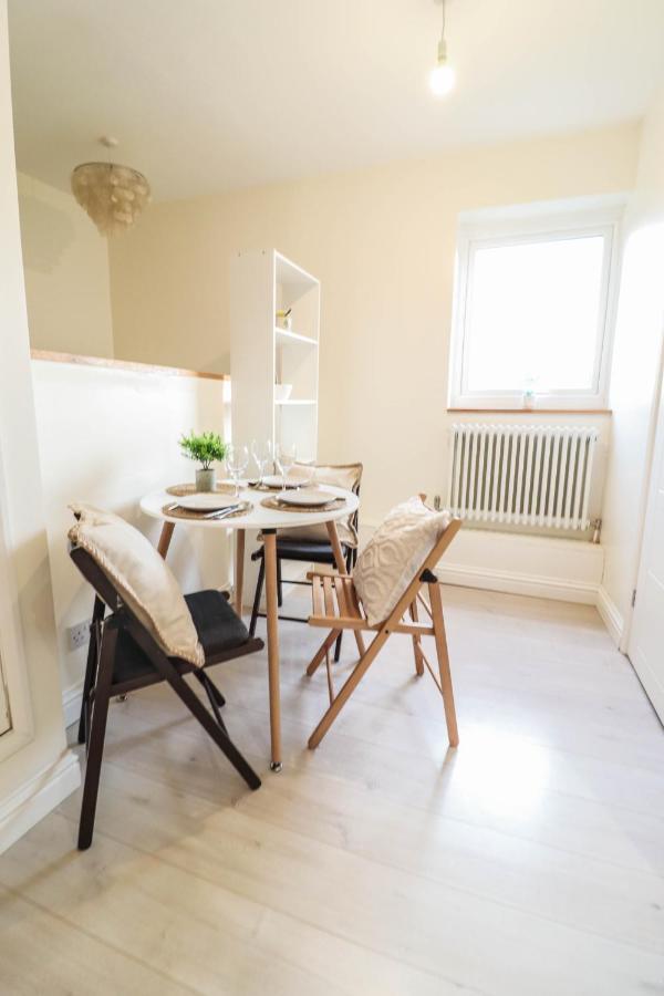 Right By Oval Station 2-bed Flat ! Free Wifi! *